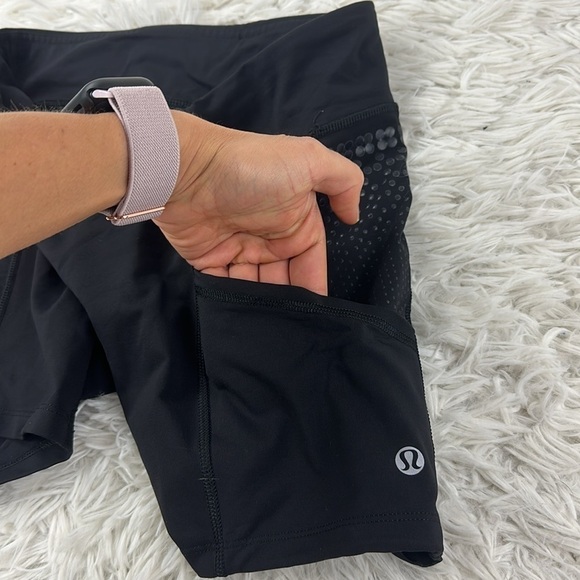Lululemon Run: Shorty Short Black - Picture 4 of 7